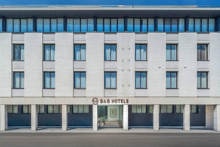 Hotel 44 of 44