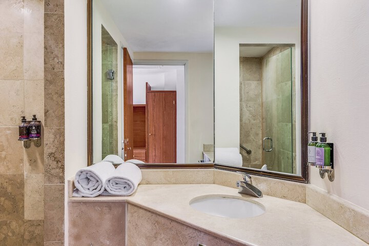 Room 15 of 34