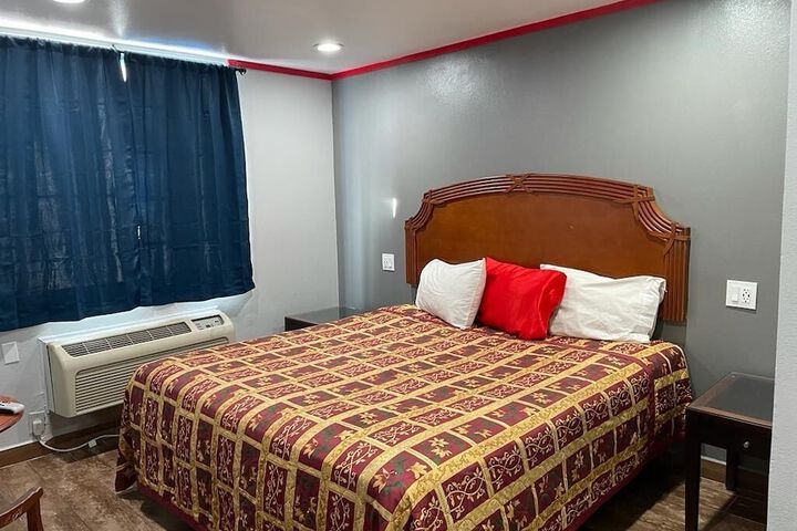 Room 10 of 23