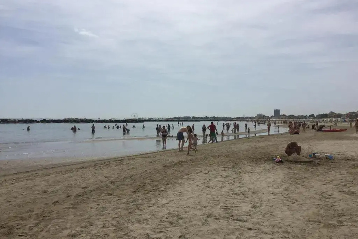 Beach 13 of 18