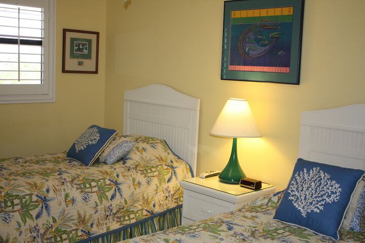 Room 5 of 66