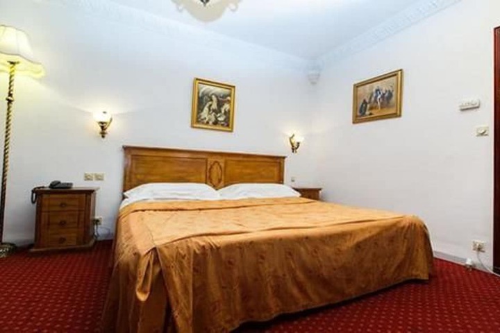 Room 13 of 46