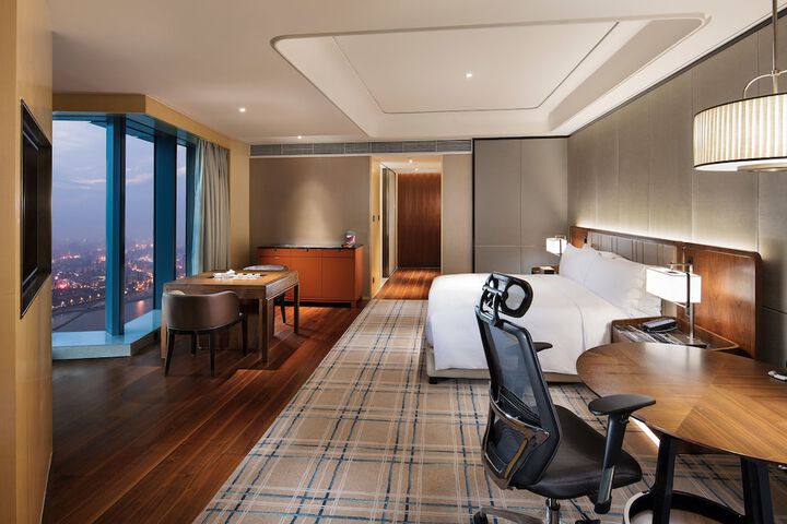 Room 4 of 70