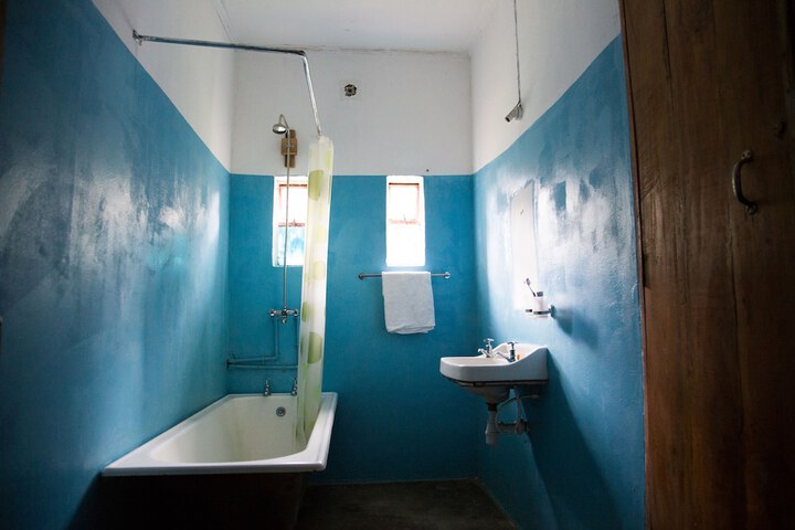 Room 8 of 18