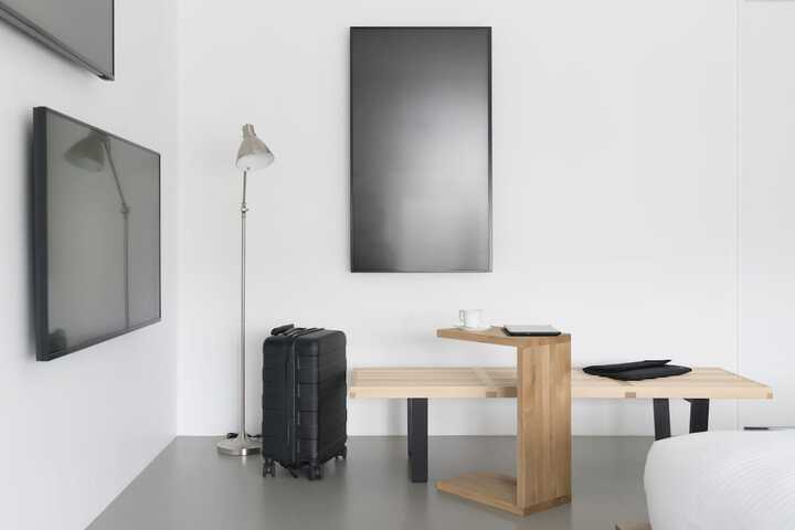 Room 28 of 118
