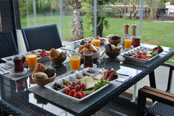 Breakfast/Coffee Service 71 of 107