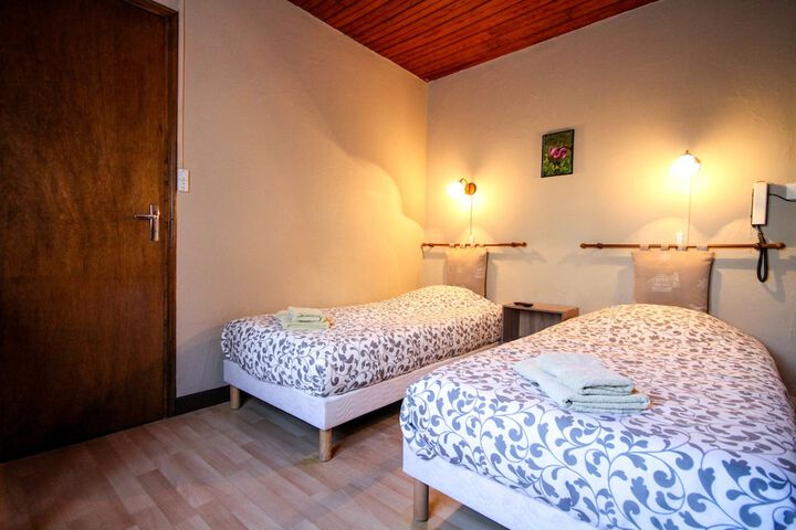 Room 8 of 13