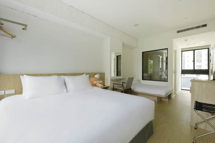 Room 44 of 77