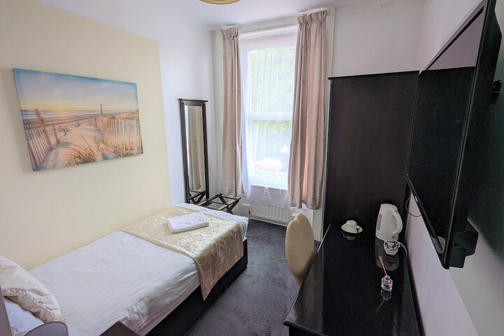 Room 3 of 14