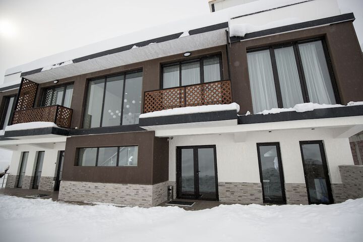 SNOW ROOMS