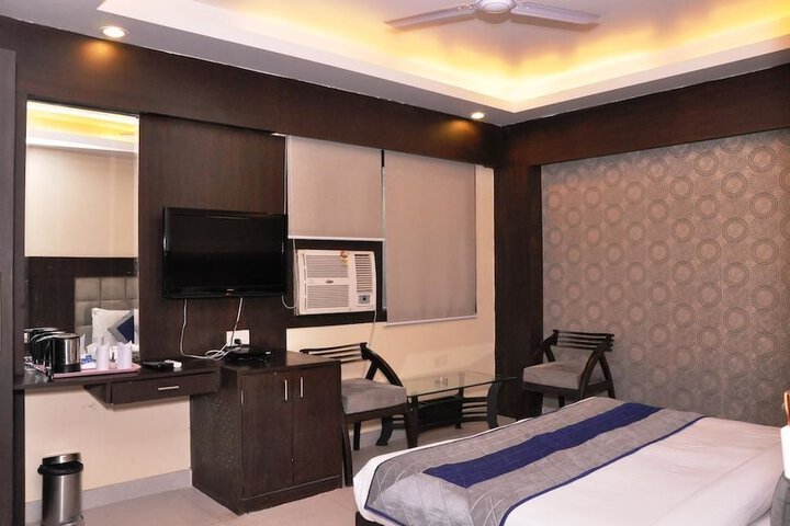 Room 7 of 30