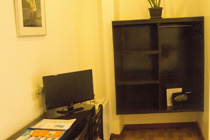 Room 9 of 114