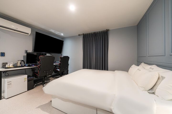 Room 72 of 142