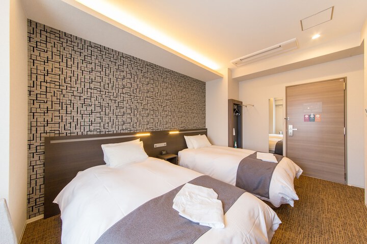 Room 15 of 66