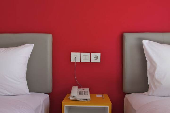Room 12 of 48