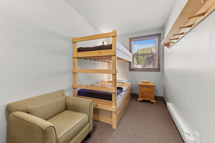 Room 19 of 46