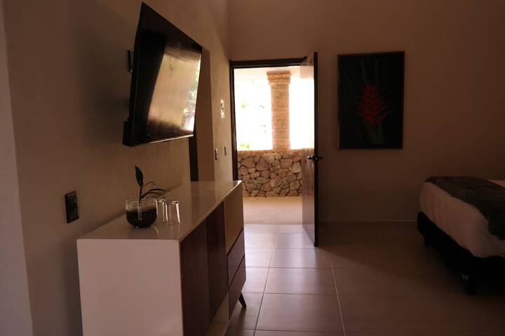 Room 8 of 32