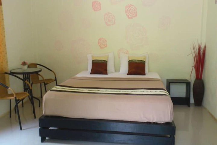 Room 6 of 50