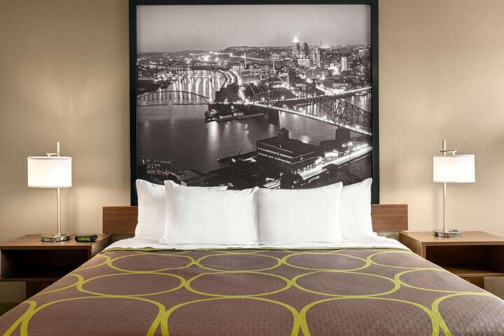 1 King Bed (8 of 25)