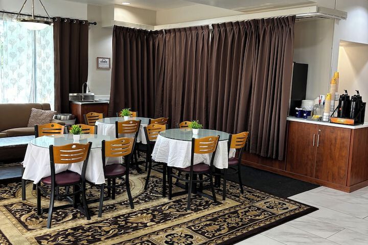 Breakfast area