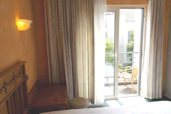 Room 16 of 35