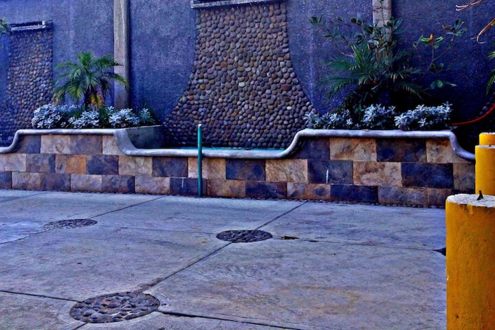 Hotel Exterior 33 of 36