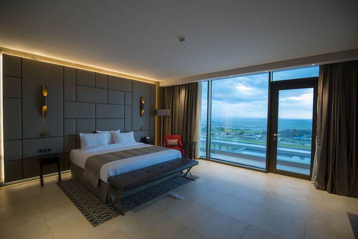 Room 3 of 20