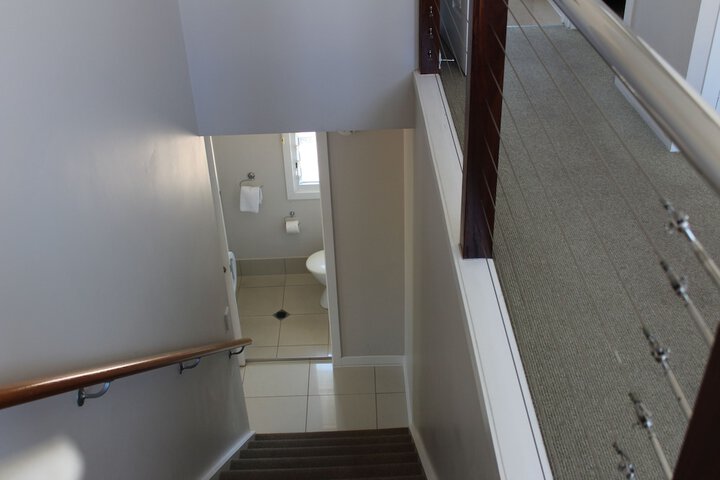 Room 5 of 117