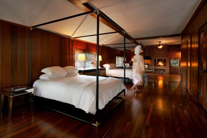 Room 4 of 14