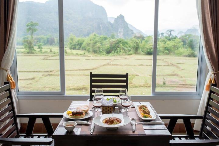 Breakfast area