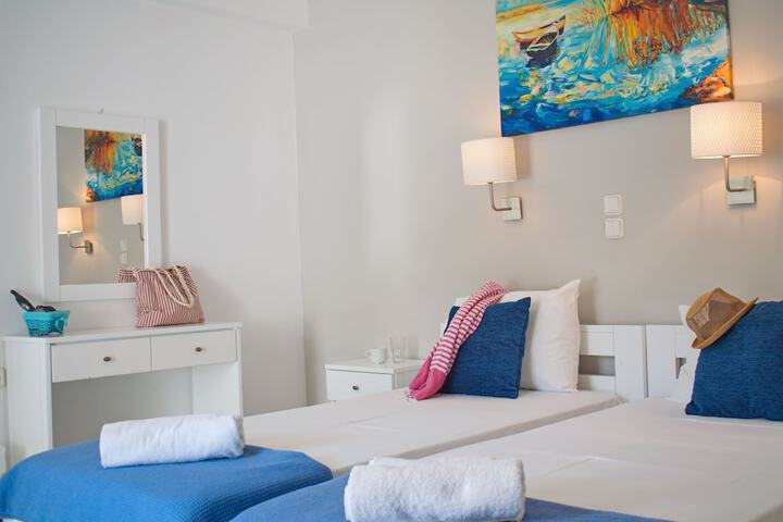 Room 42 of 161