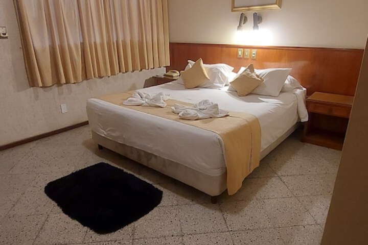 Room 25 of 37