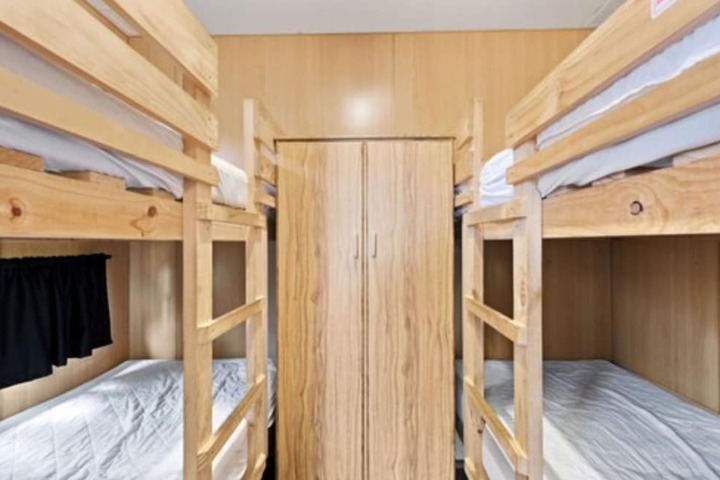 Room 16 of 99