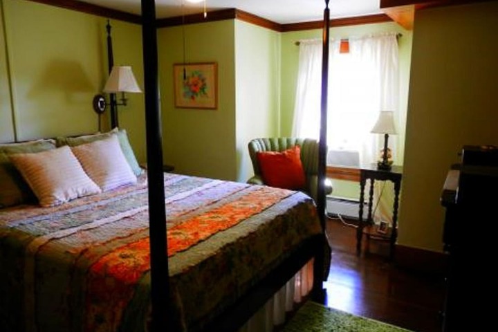 Room 8 of 89
