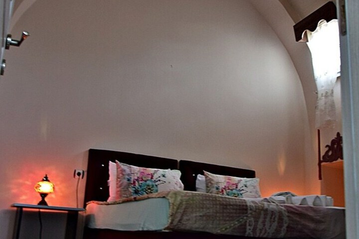Room 21 of 185