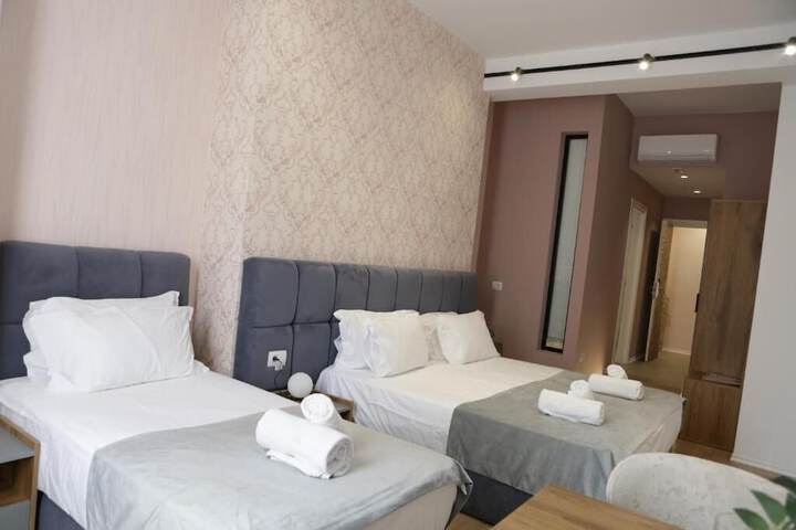 Room 27 of 52