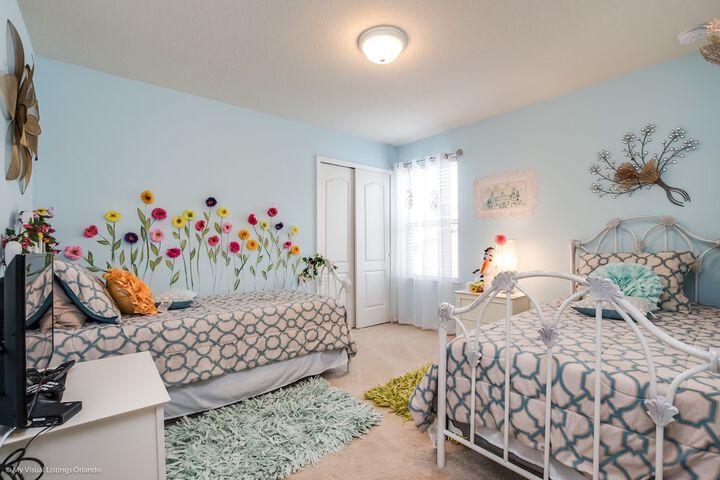 Room 2 of 80