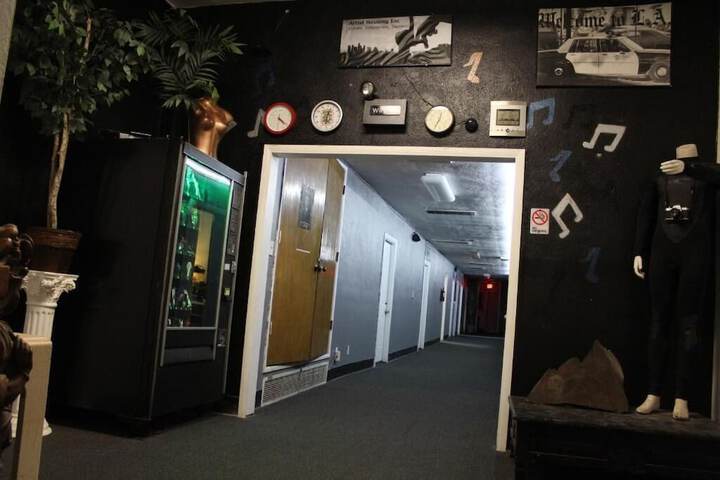 Ballroom/Hall 20 of 28