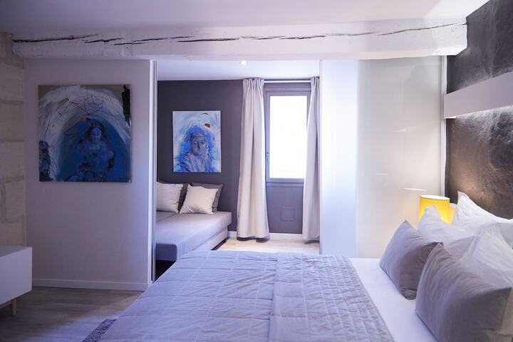 Room 5 of 63