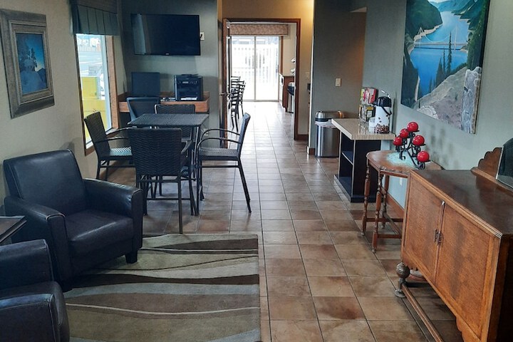 Business Center 22 of 23