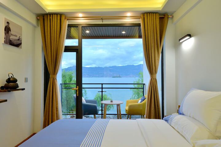 Room 17 of 48