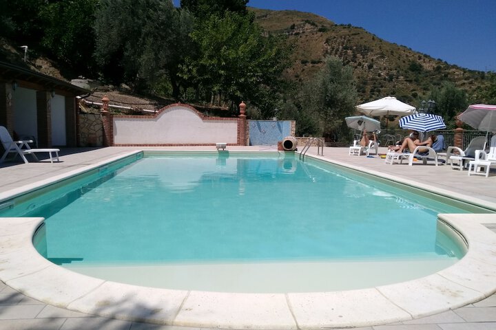Pool 45 of 131