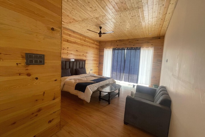Room 7 of 14