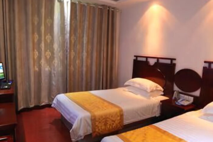 Room 4 of 7
