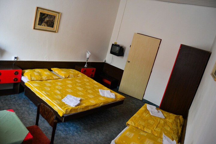 Room 20 of 77