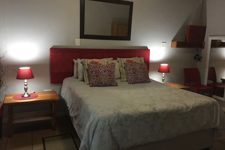 Room 2 of 66