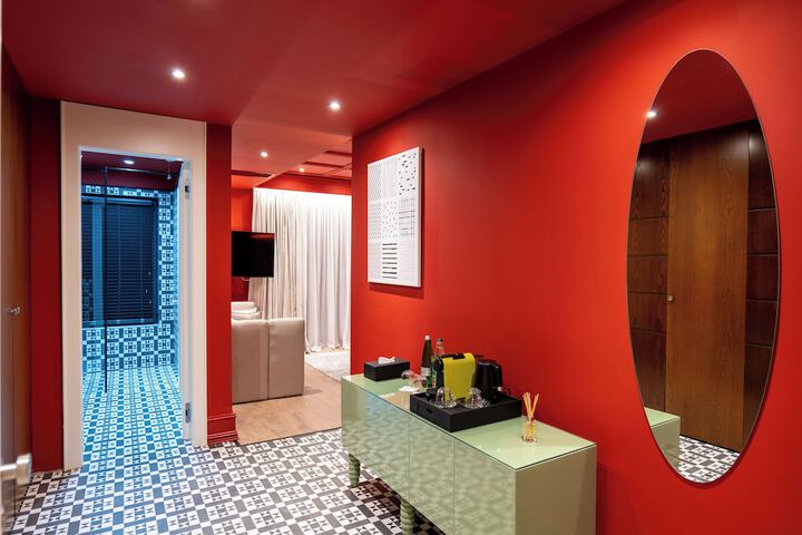 Room 100 of 128