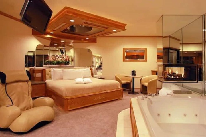 Room 12 of 63