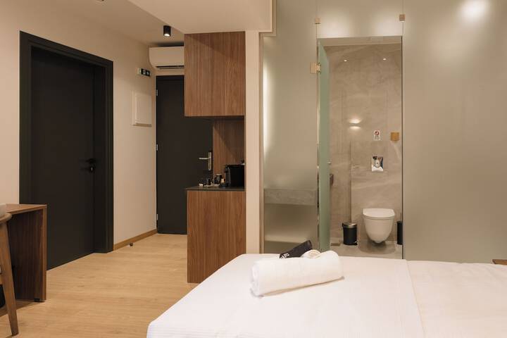 Room 11 of 172