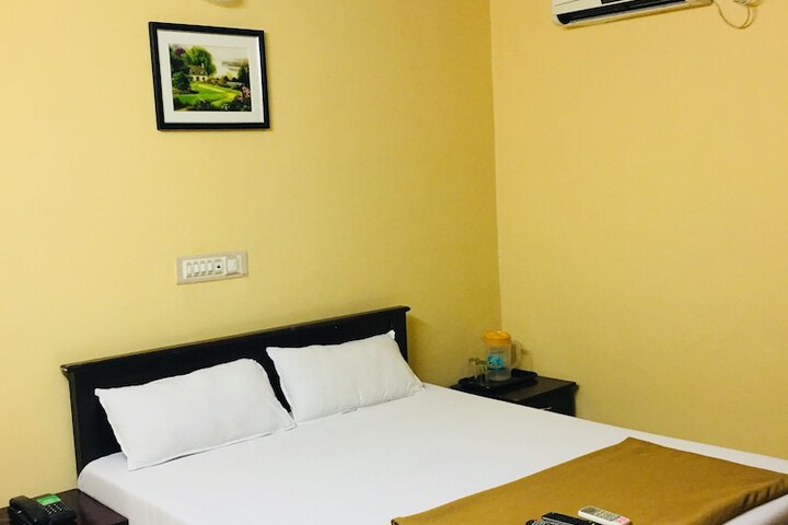 Room 4 of 18